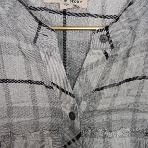 Cloth & Stone Gray Plaid Button Front Shirt Size Large - Picture 4 of 8